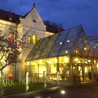Park Hotel Pelikan Сомбатхей Экстерьер фото